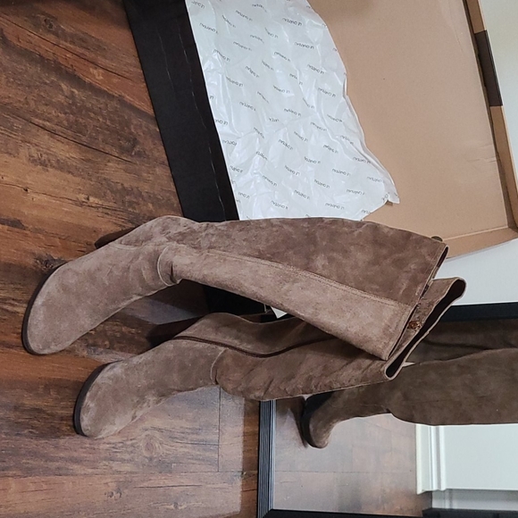 le chateau Shoes - Le Chateau Suede Boot